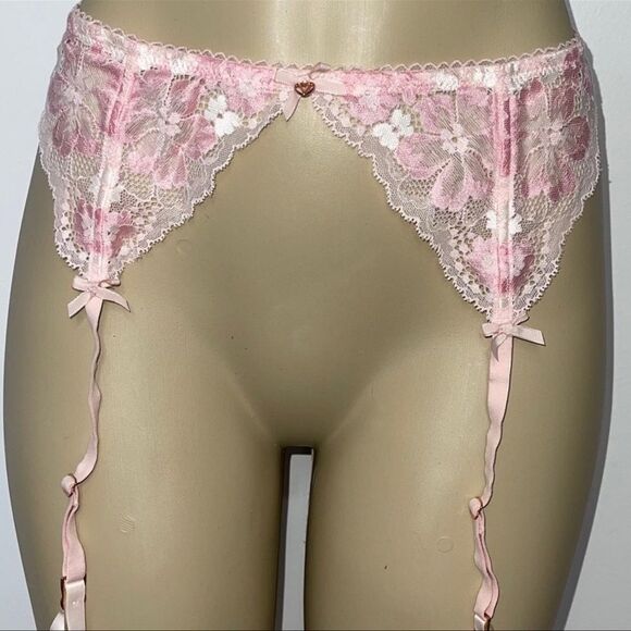 Victoria's Secret Body By Victoria Floral Lace Garter Belt - Picture 6 of 10